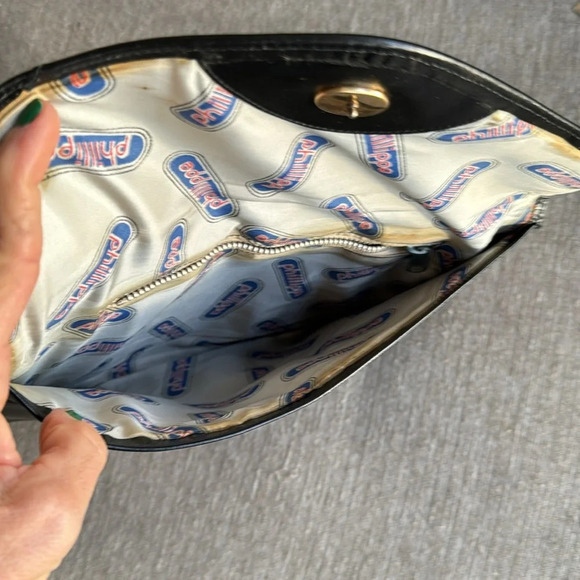 Vintage black leather envelope style clutch bag by Philippe - Picture 4 of 6